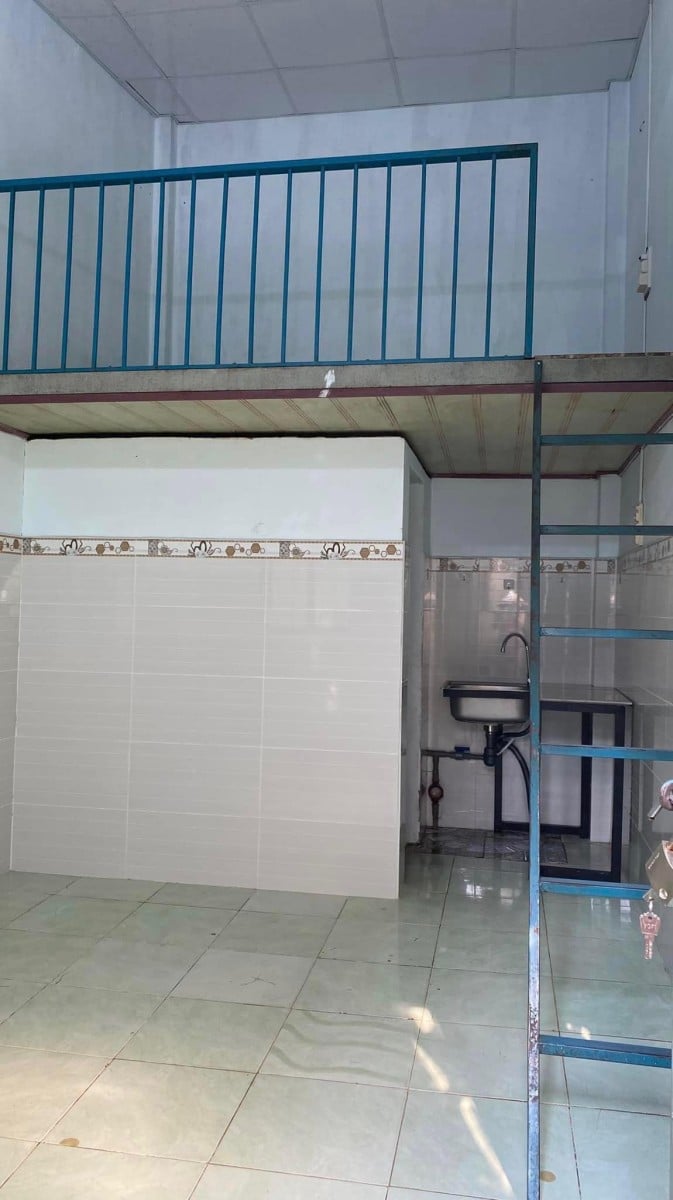 Cho thuê phòng trọ gác cao 25m2 Trường Chinh P13 Tân Bình giá 3 triệu