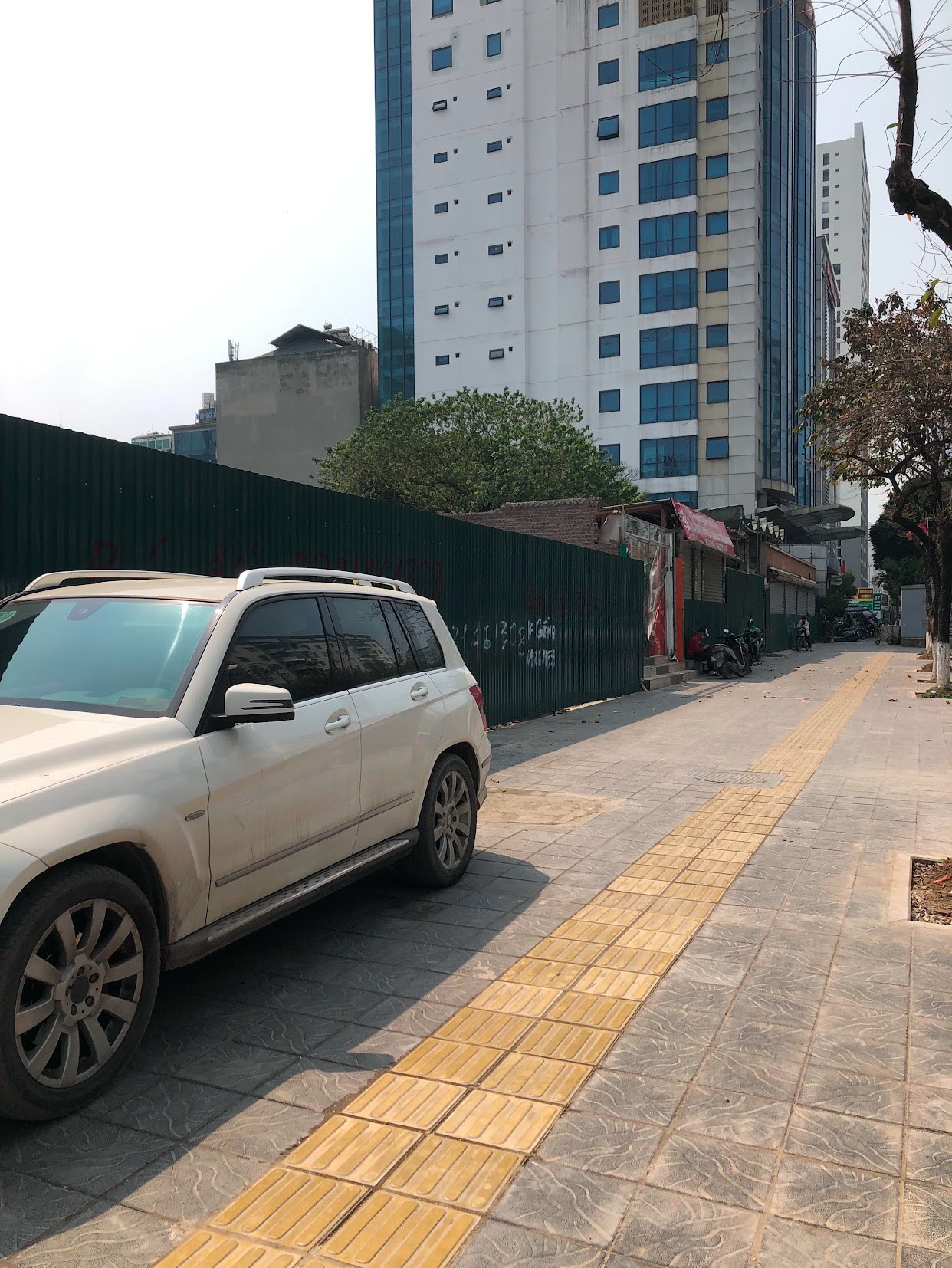 Bán đất lô góc 3 mặt tiền 3270 m2 tại Dịch Vọng, Cầu Giấy, Hà Nội, tiện ích đẳng cấp
