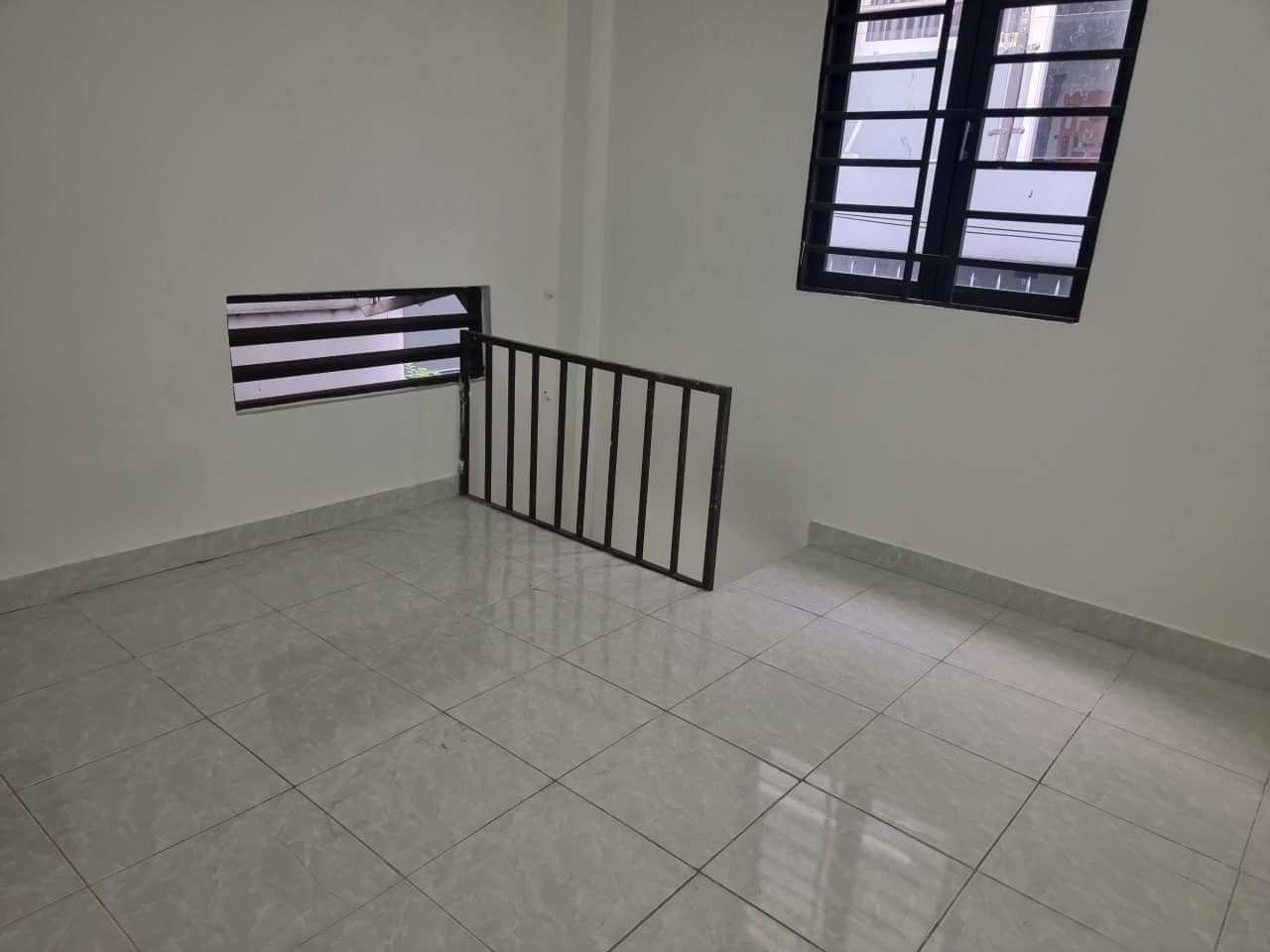 Phòng trọ giá rẻ, có ban công, đầy đủ nội thất, gần Aeon Tân Phú, VHU, HUIT