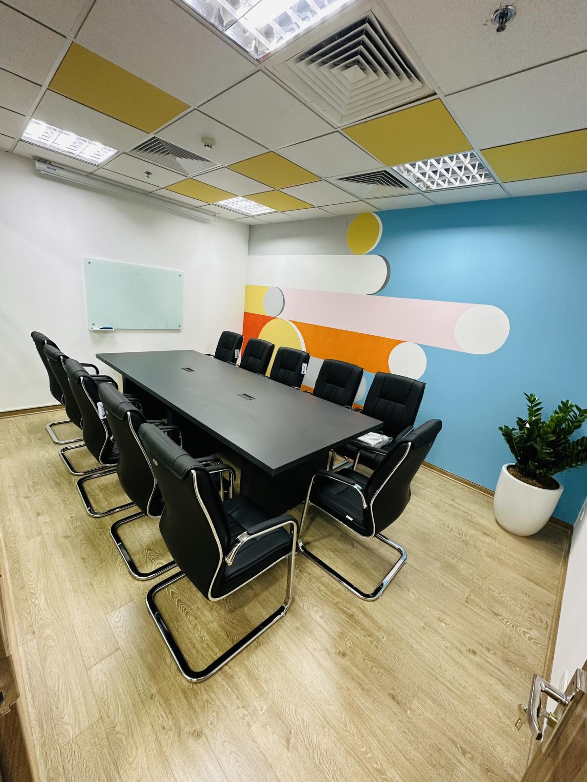 Cho thuê văn phòng 100m2 KĐT Vạn Phúc đường Quốc Lộ 13 Thủ Đức tiện ích đầy đủ