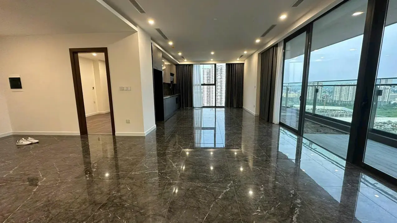 Cho thuê căn hộ chung cư 162m2 đường Phú Thượng, Tây Hồ view sông Hồng