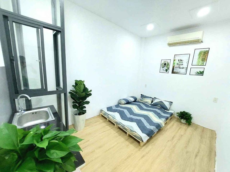 Cho thuê phòng thông thoáng, có sẵn NT - Tô Hiến Thành P13 Quận 10