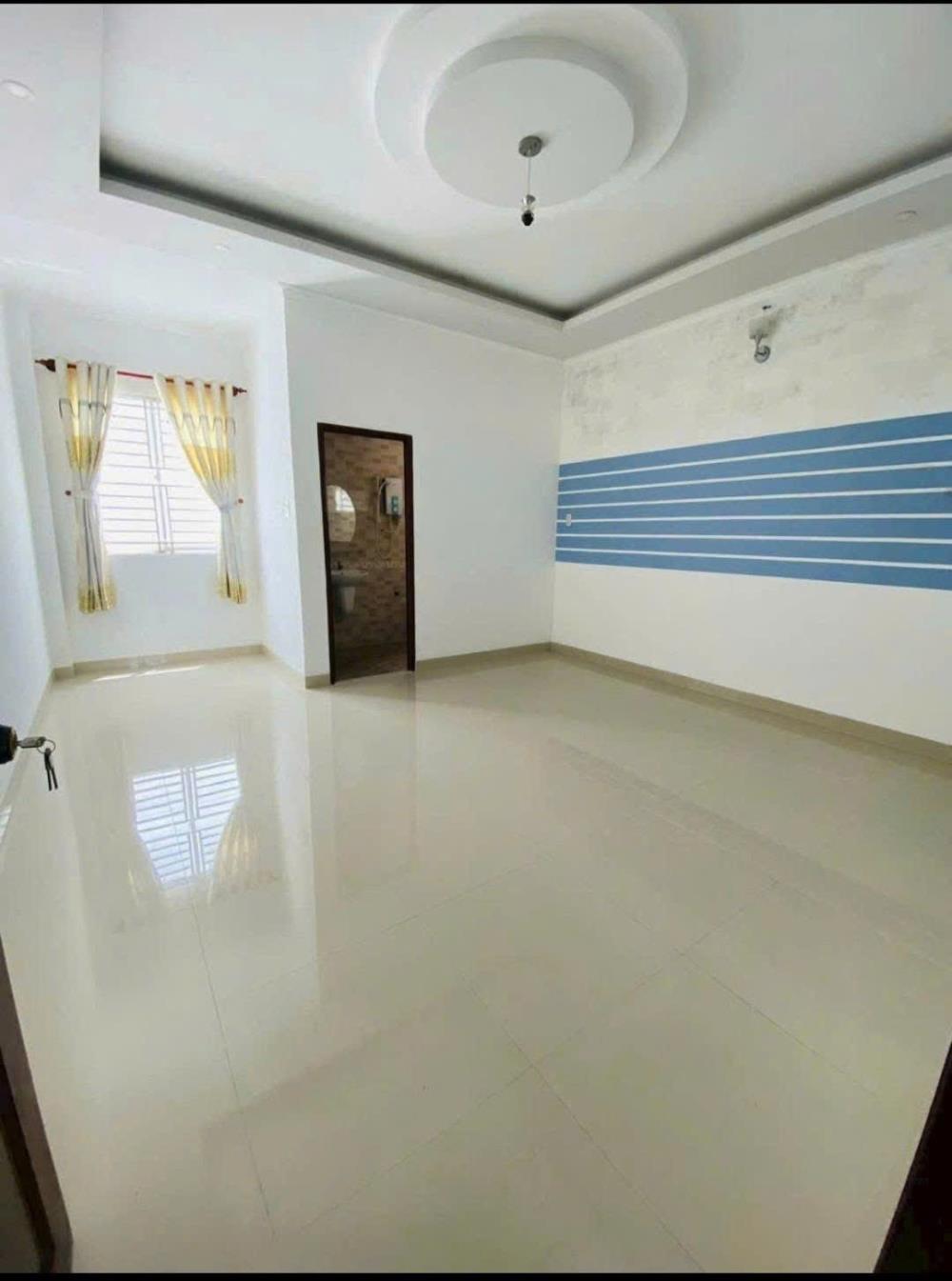 Cho thuê nhà 1 trệt 2 lầu đường B5, Khu Dân Cư Hưng Phú 1