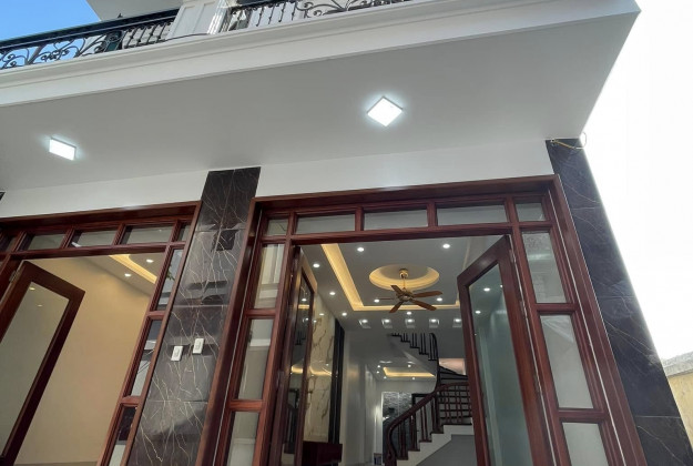 Bán nhà riêng 62m2 tại Ngõ 1 Ngô Thì Nhậm, Quang Trung, TPTB, ô tô đỗ cửa