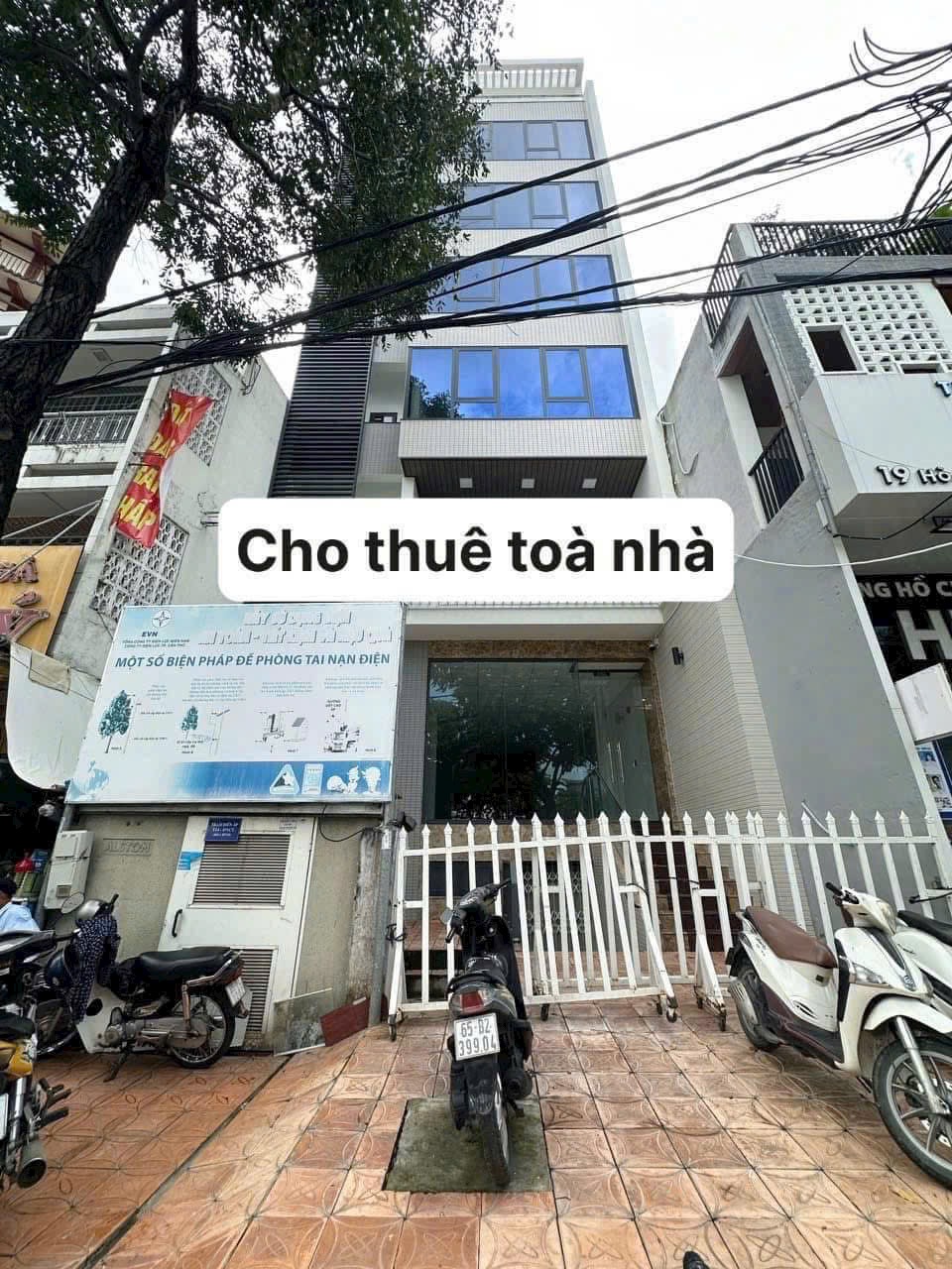 Cho thuê toà nhà ngang 7,5m đại lộ Hoà Bình, Ninh Kiều Cần Thơ giá 120 triệu