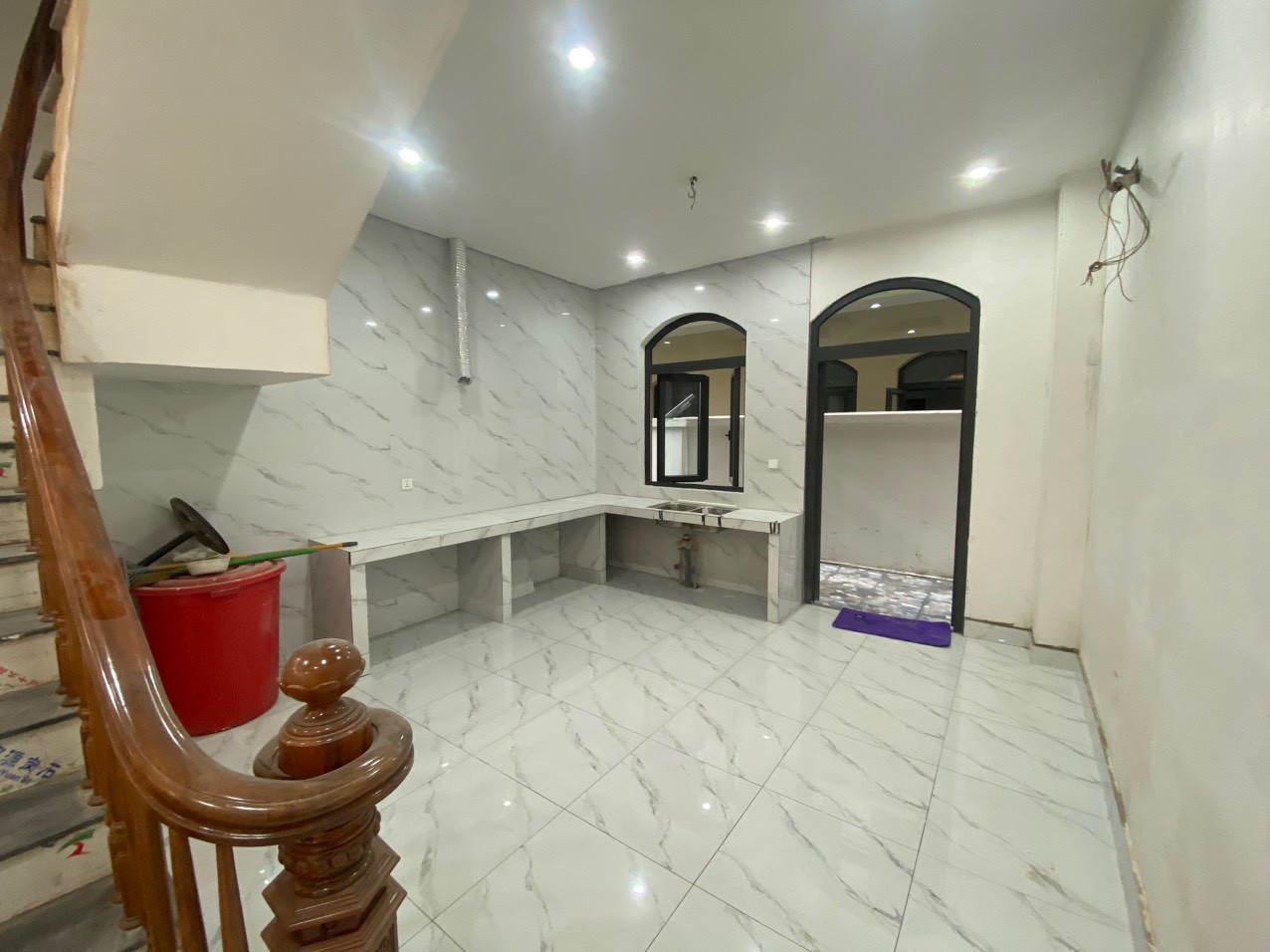 Cho thuê nhà biệt thự liền kề 70m2 đường Nguyễn Cơ Thạch, Nam Từ Liêm, có thang máy