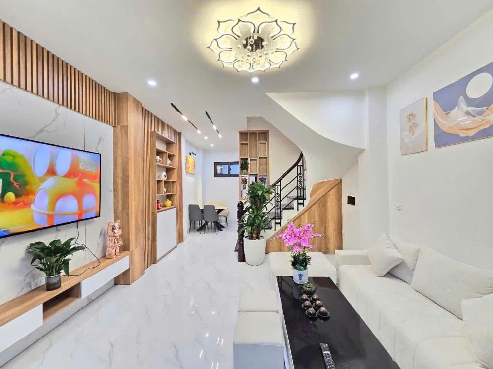 Nhà đẹp- 2 thoáng- ngõ nông- full nội thất, 36m2 tam trinh, 5,4 tỷ