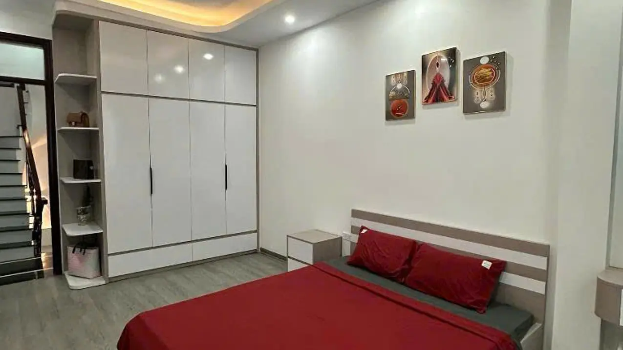 Bán nhà riêng 30m2 đường Phương Mai quận Đống Đa giá 6,95 tỷ có sổ đỏ chính chủ