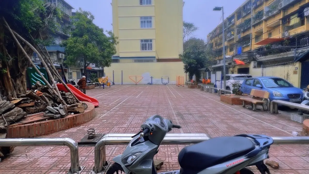 Bán căn hộ chung cư 90m2 Quỳnh Mai Hai Bà Trưng ô tô tiện ích