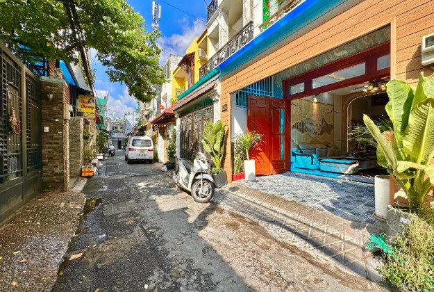 Bán nhà riêng 65m2 hẻm xe hơi Huỳnh Văn Nghệ, Tân Bình, nội thất đẹp