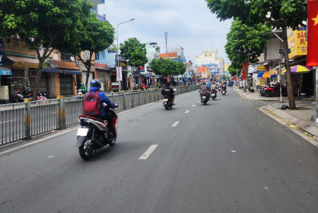 Bán nhà riêng 75m2 hẻm 5m Lũy Bán Bích quận Tân Phú gần Đầm Sen giá rẻ