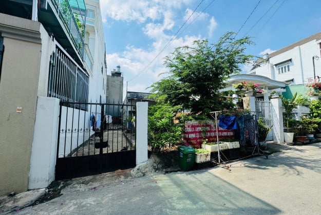 Bán nhà biệt thự liền kề 164m2 ngã 4 chợ Phú Thọ, Trảng Dài, 3,85 tỷ có SHR