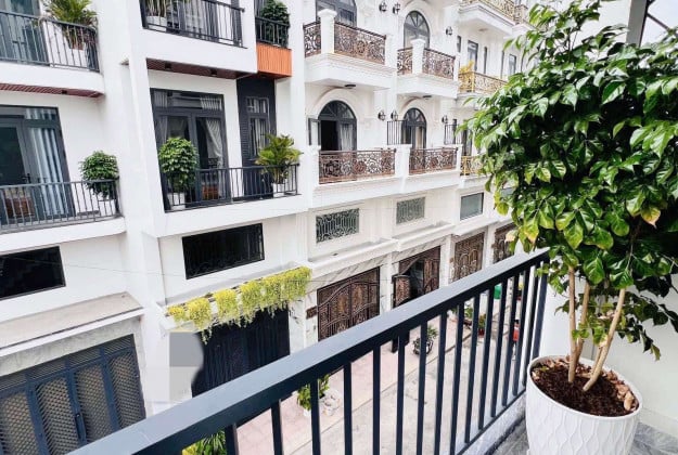 Bán nhà phân lô Trung Kính, ô tô tránh, 72m², mặt tiền 5.1m