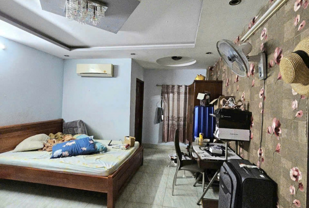 Bán nhà 5 tầng thang máy nội thất đẳng cấp tại Giải Phóng, 25,5 tỷ, 65m2