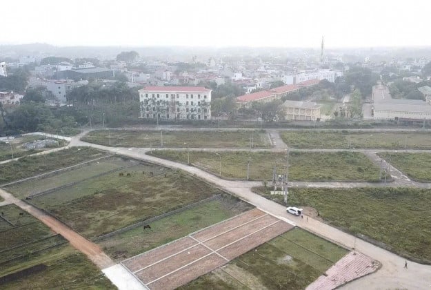 Bán nhanh lô đất Lái Thiêu, Bình Dương, diện tích 74m2, sẵn sổ đỏ, giá 2.8 tỷ