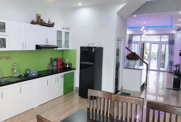 Bán nhà 2 tầng đúc 100m² đường Khánh An, Liên Chiểu, Đà Nẵng tiện ích đầy đủ