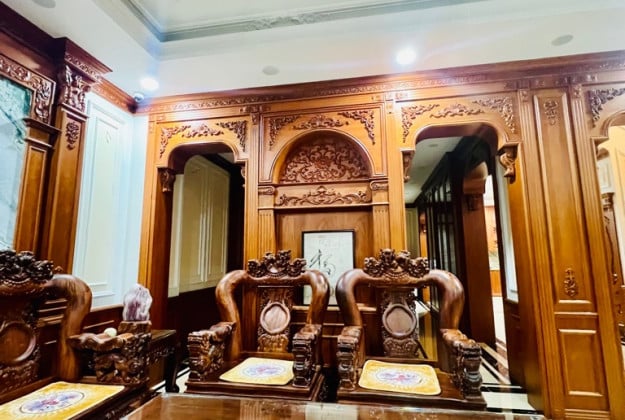 Bán nhà mặt phố 380m2 P15 quận 10 thang máy hồ bơi nội thất Đức