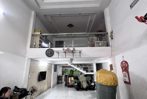 Bán nhà mặt phố 85m2 chợ Trần Văn Quang, Tân Bình, kinh doanh sầm uất