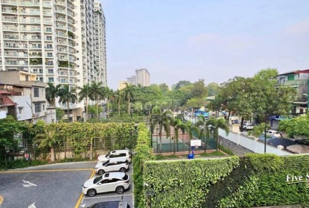 Cho thuê nhà riêng 5 tầng nổi 1 tầng hầm 130m2 mặt phố Hoàng Hoa Thám Tây Hồ Hà Nội tiện ích đa dạng