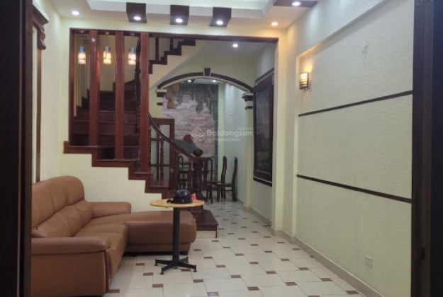 Cho thuê nhà riêng 50m2 Nguyễn Khang Cầu Giấy giá 18 triệu có đầy đủ nội thất