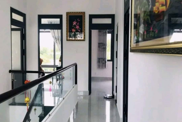 Bán nhà mặt phố Lavila Kiến Á 5,5x17,6m Đường Nguyễn Hữu Thọ Nhà Bè Giá 10 tỷ