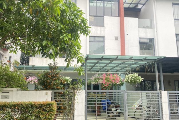 Bán biệt thự liền kề 220 m2 đường Vành Đai 3 quận Hoàng Mai nội thất full