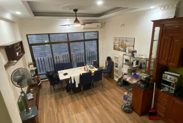 Cho thuê nhà riêng 5 tầng 35m² ngõ 39 phố Linh Lang, Ba Đình tiện nghi