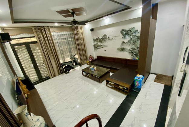 Bán nhà riêng 35m2 Kim Giang, Thanh Xuân, ô tô đỗ cổng, lô góc