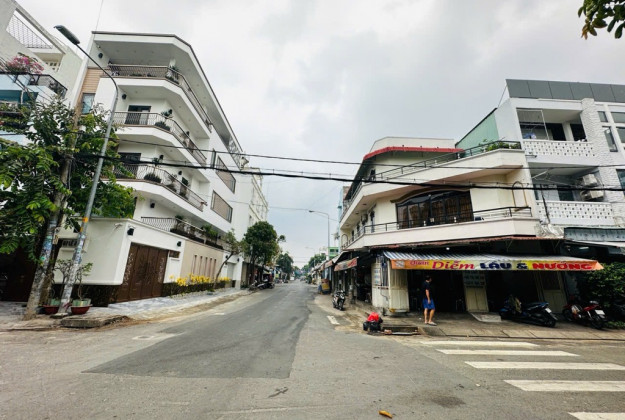 Bán nhà mặt phố 155m2 Lê Lộ, Tân Phú, tiện kinh doanh