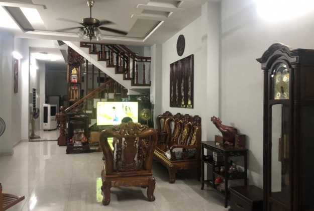 Bán nhà mặt phố 152m2 đường Tân Hòa 2 Quận 9 gần chợ, trường học