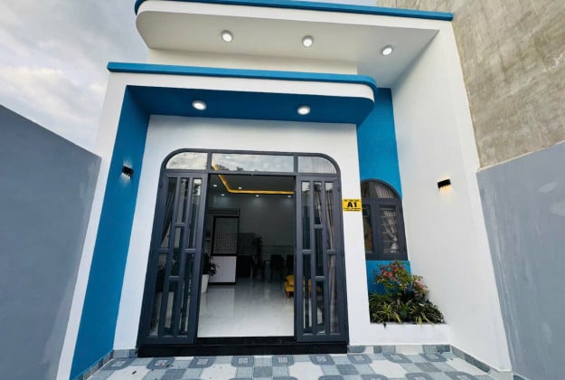 Bán nhà mặt phố 100m2 Mỹ Hạnh Nam, Long An gần chợ ô tô đỗ cửa
