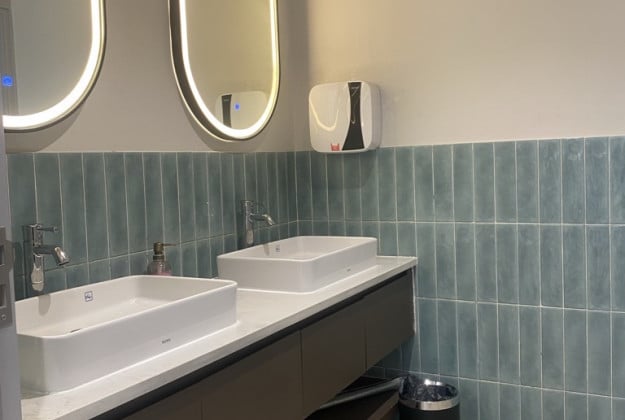Bán nhà mặt tiền Võ Văn Tần, Phường 5, Quận 3
