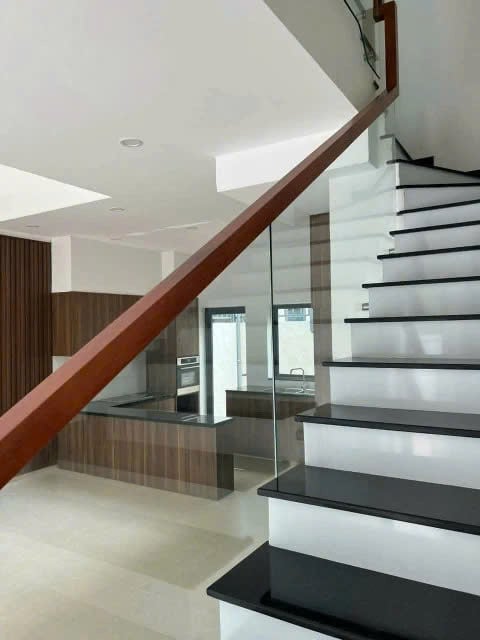 Cho thuê nhà riêng 96m2 đường Hoàng Hữu Nam Quận 9 full nội thất cao cấp