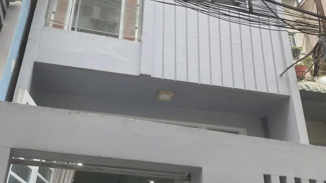 Nhà 6 triệu 2 phòng ngủ sau lưng Vincom Hùng Vương