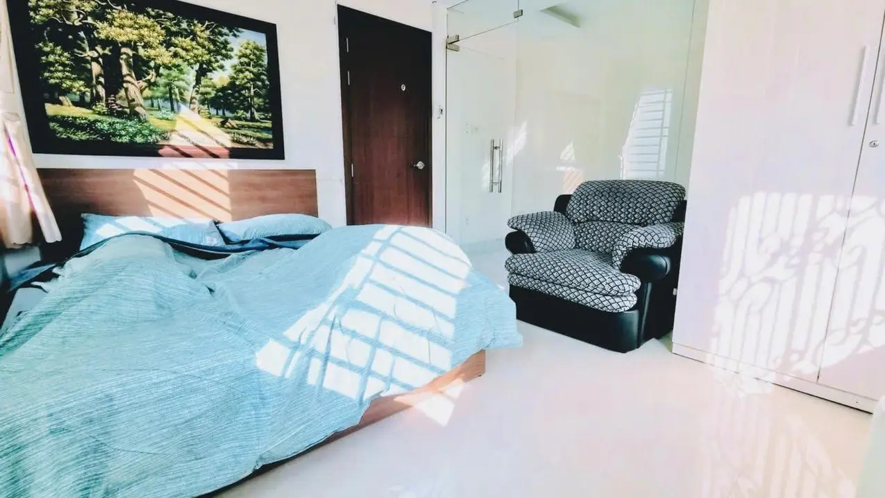 Bán nhà Thạch Bàn, 6 tầng 40m2 ô tô vào nhà, cách Aeon LB 2p đi xe, 6,89 tỷ