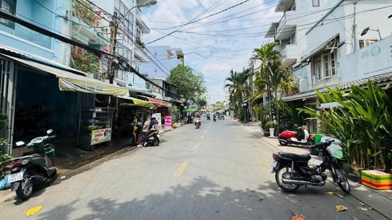 Bán nhà mặt tiền đường kinh doanh sát chợ Phạm Thế Hiển, 4.5x15m, 4 tầng, vừa ở vừa kinh doanh