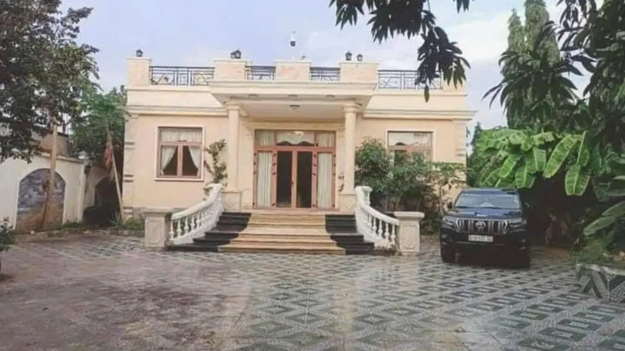 Bán biệt thự sân vườn (18 x 65) full thổ cư, Đông Thạnh Hóc Môn giá rẻ