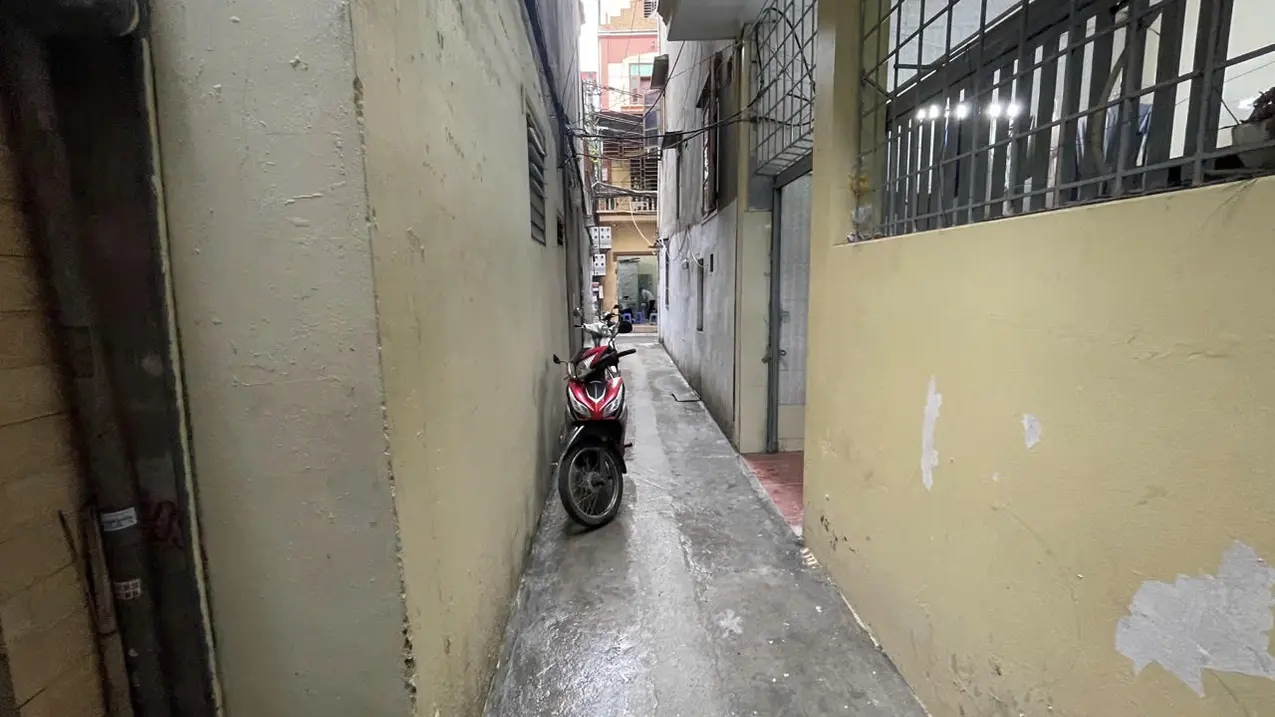 Bán nhà riêng diện tích 50m2 đường Trần Quốc Vượng, Cầu Giấy sổ đỏ vuông vắn