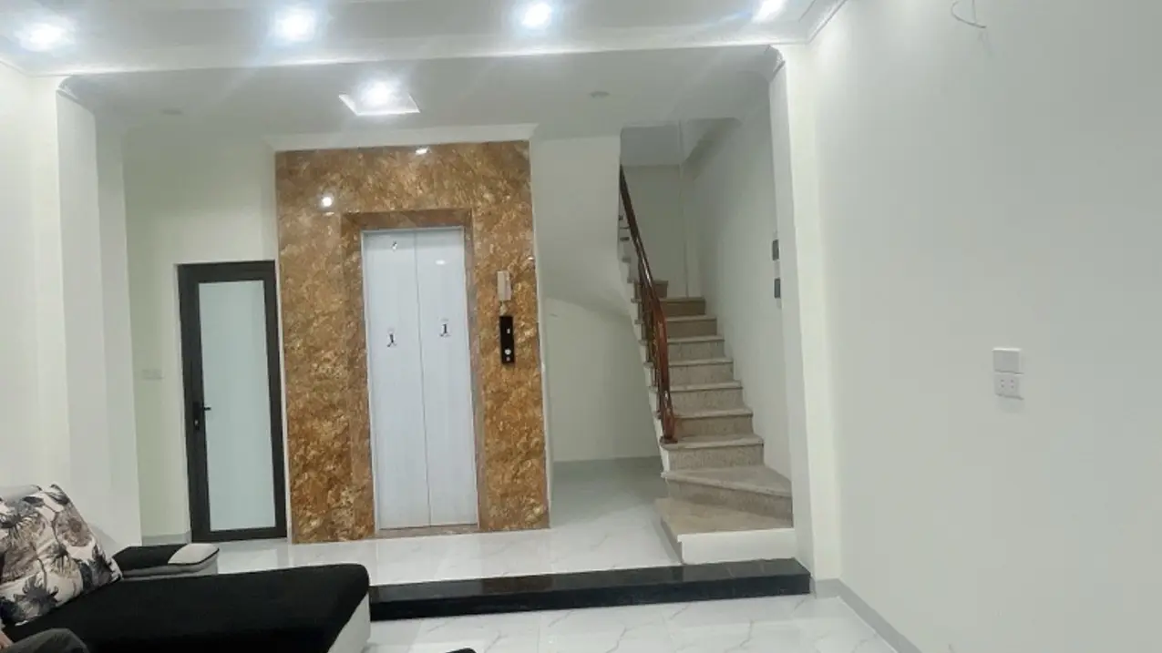 Nhà mới tinh Kim Mã Thượng, ngõ nông, thang máy, 32 m2, MT 4.5 m, 6 tầng, chỉ 9.2 tỷ