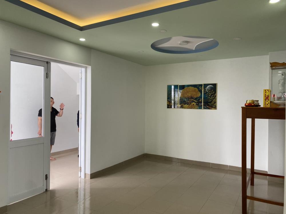 Bán nhà mặt phố 158m2 Phó Đức Chính, Quận Ba Đình, giá 84 tỷ, nhà góc nở hậu