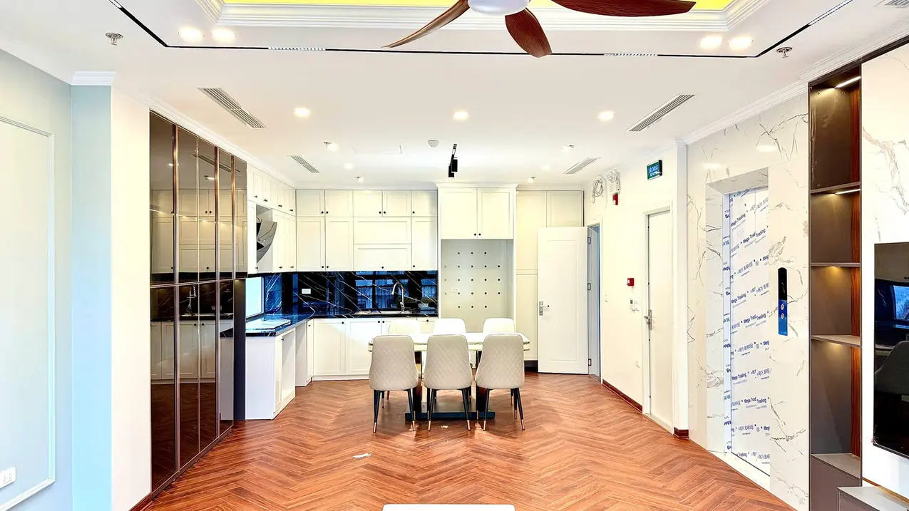 Bán nhà tại ĐẠI CỒ VIỆT, 40m², 5 phòng, SÂN RIÊNG để xe, chỉ 8 TỶ