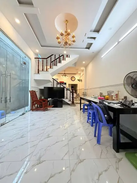 Nhà mặt tiền  kinh doanh 2 tầng 5x30m 4pn  shr trịnh thị miếng Hóc Môn sát Quận 12