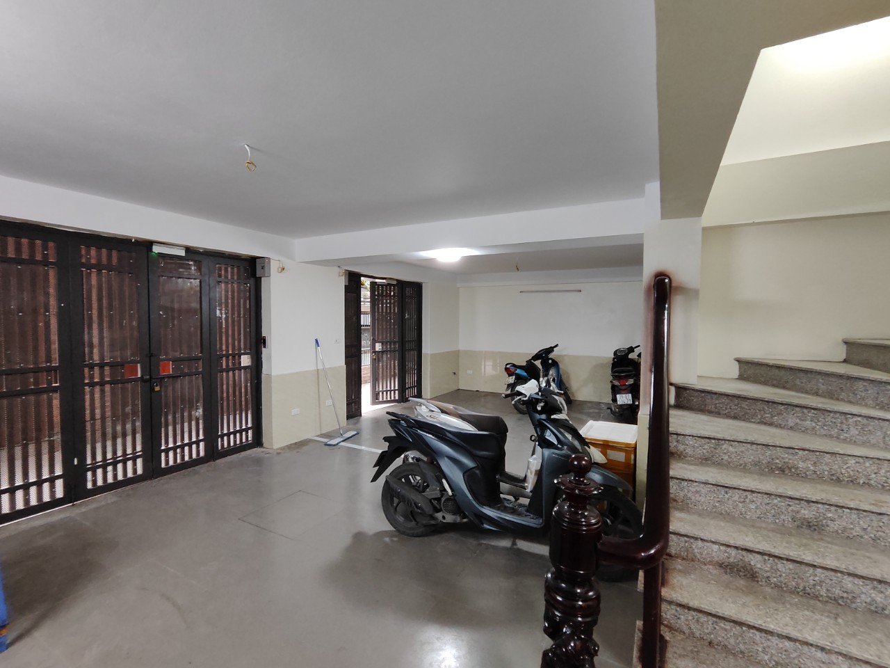 Cho thuê phòng trọ 30m² có gác, full nội thất, thang máy, hầm xe tại Trường Chinh, Tân Bình