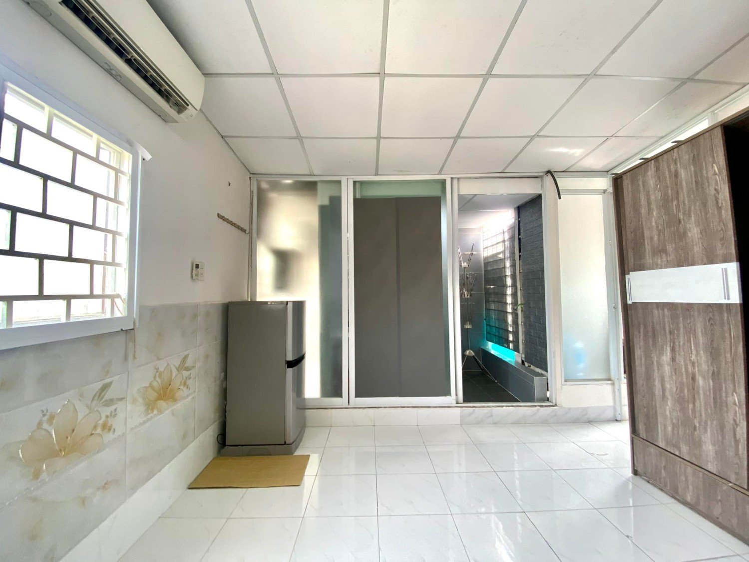 Cho thuê phòng trọ 35m2 đường Lê Văn Sỹ, Phú Nhuận, nội thất đầy đủ
