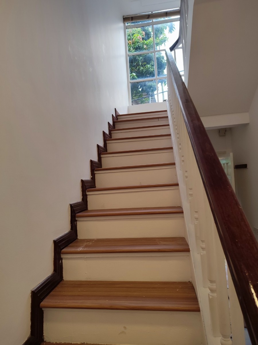 Cho thuê nhà Lạc Long Quân, 55m2, 5 tầng, MT 5m, mới đẹp, ô tô, 25 triệu