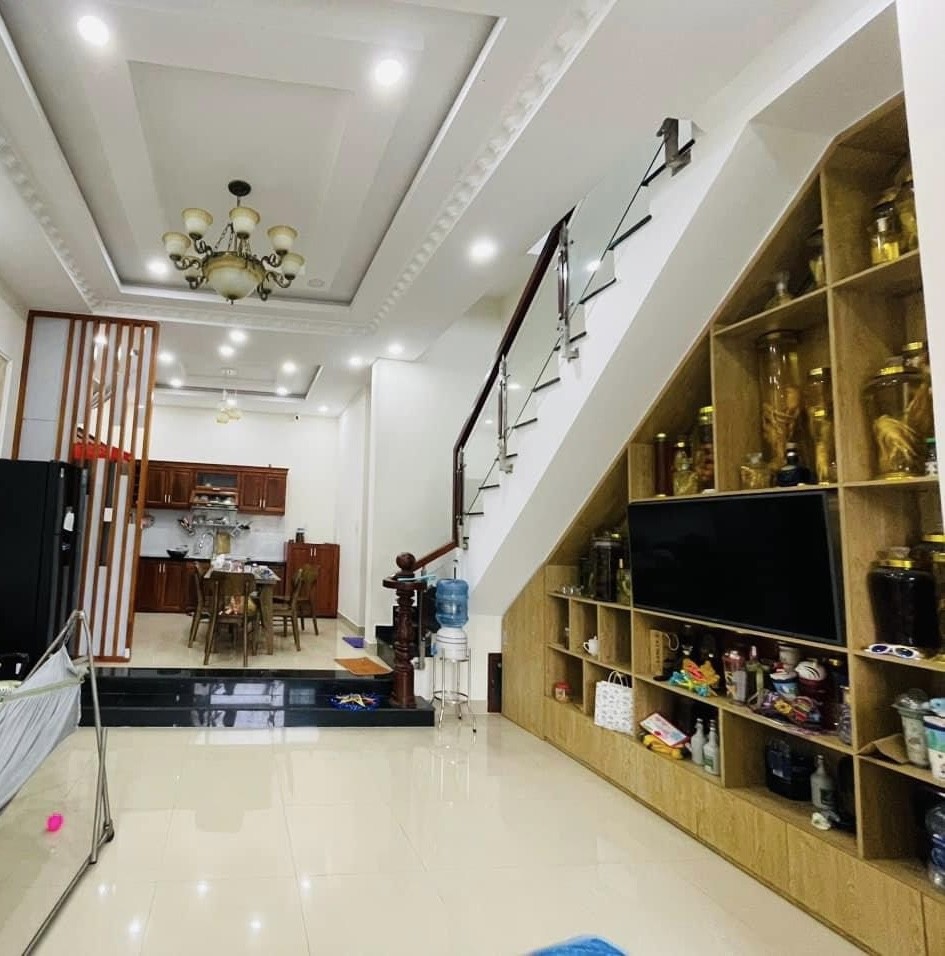 Bán nhà biệt thự liền kề 135m2 Hiệp Bình Chánh Thủ Đức tiện nghi xe hơi ngủ trong nhà