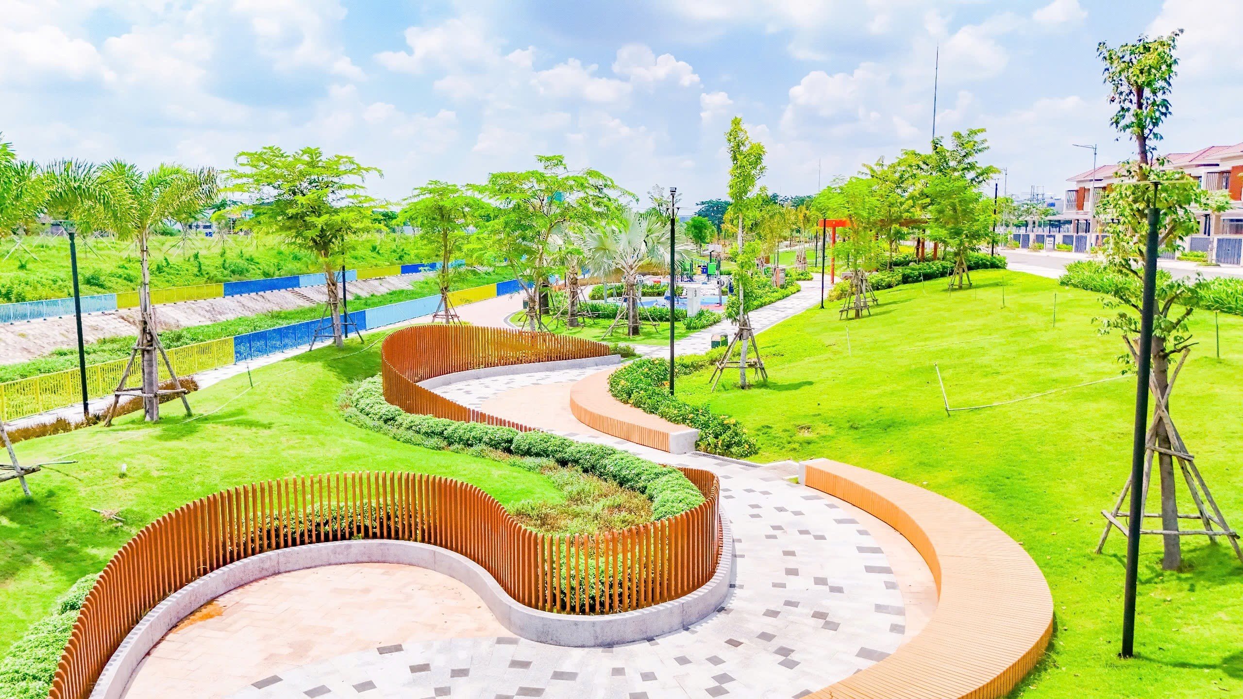 Bán biệt thự 250m2 tại Db4, Vĩnh Tân, Tân Uyên, Bình Dương có công viên 10.000m²