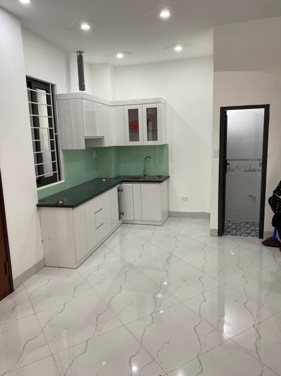 Sát GV HXH 10x24m. 240m2. Nhà + dãy trọ. Dòng tiền 22tr. Giá 8 tỷ hơn. Khu xây 7 tầng
