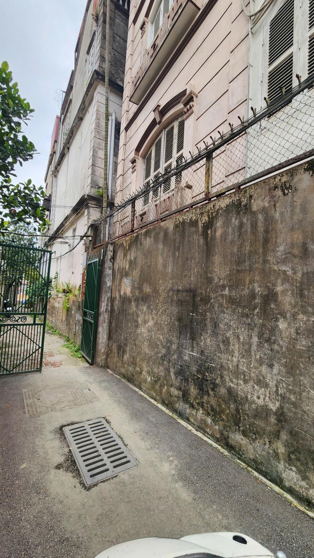 Bán nhà riêng 92m2 Nghi Tàm, Tây Hồ, Hà Nội, thiết kế phong cách Pháp, bể bơi