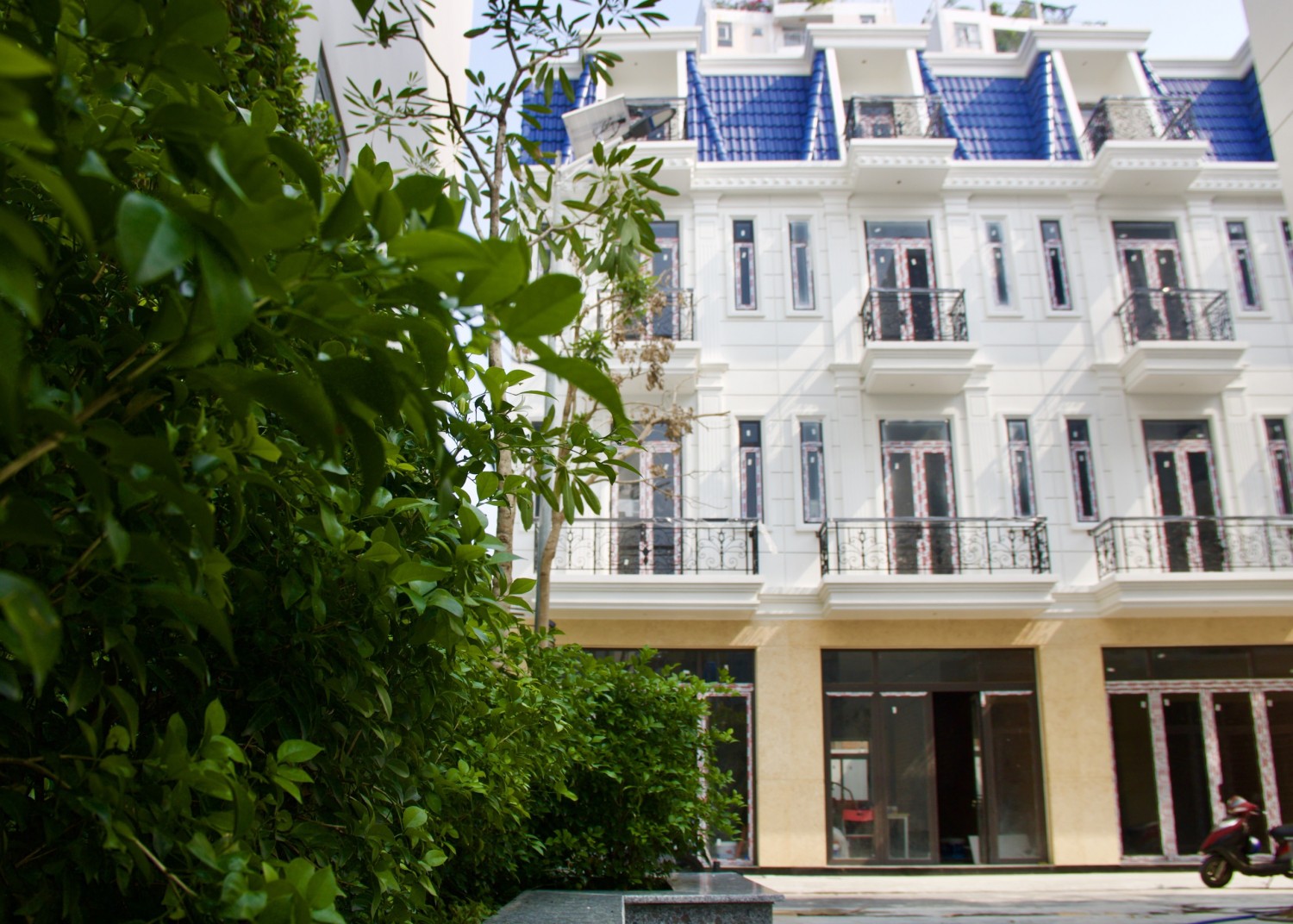 Cho thuê mặt bằng kinh doanh 8x18m đường Trịnh Đình Trọng, quận Tân Phú, giá chỉ 25 triệu